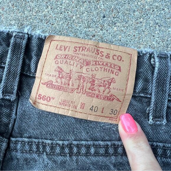 Vintage 90s Levi’s black 560 loose fit tapered leg jeans 40x30 - Picture 5 of 9